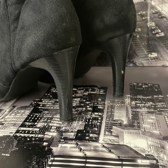 Isaac Mizrahi Heeled Knee High Boots - Picture 2 of 9